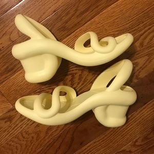 HOLD Kobarah Camper sandals